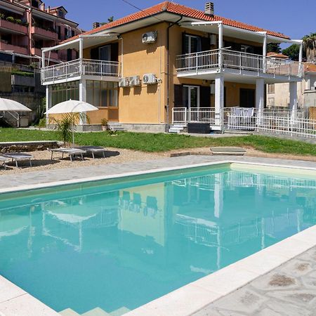 Il Gattino Di Porto - Apt 5 - Bilocale Terrazzo Piscina Imperia Exterior photo