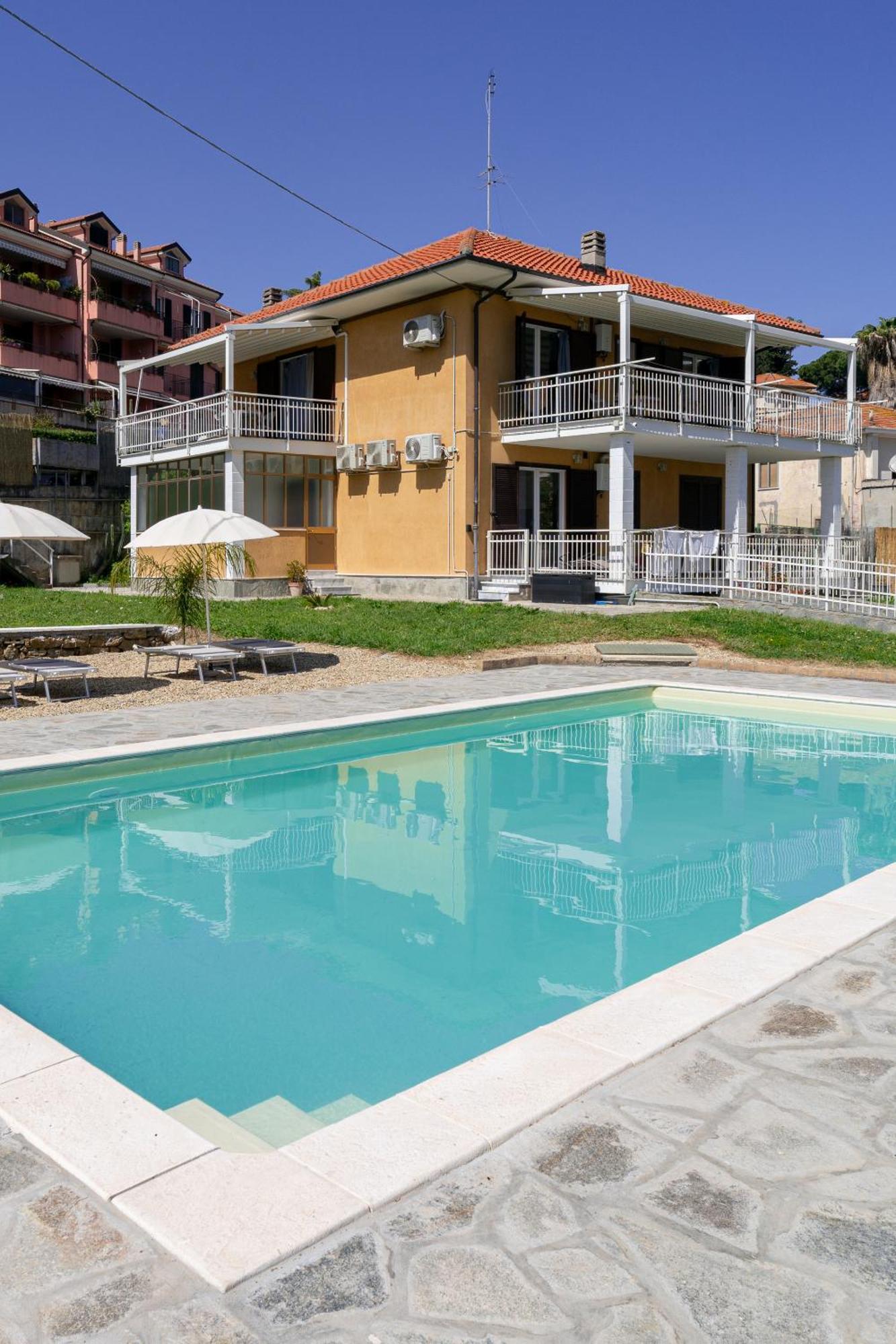Il Gattino Di Porto - Apt 5 - Bilocale Terrazzo Piscina Imperia Exterior photo