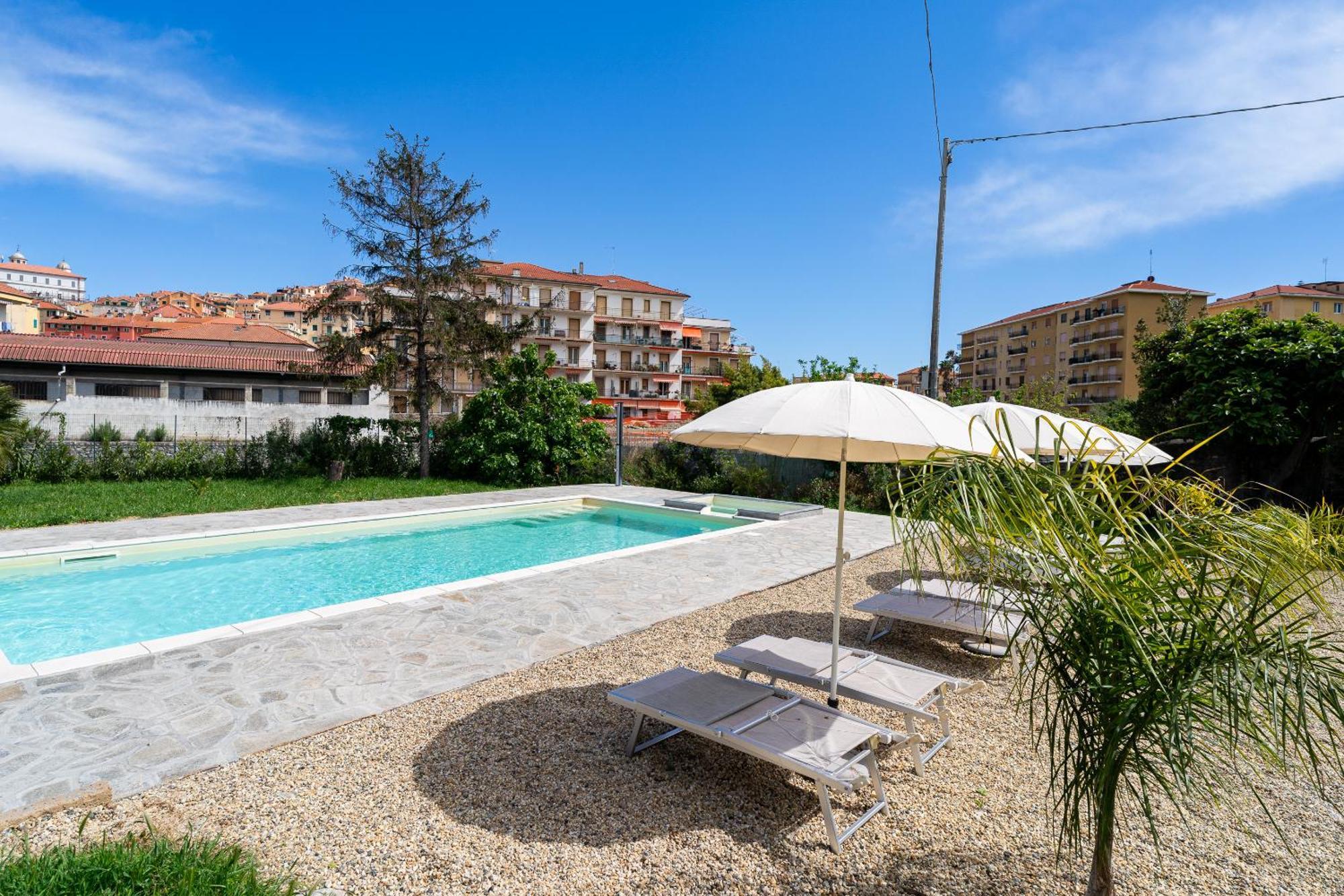 Il Gattino Di Porto - Apt 5 - Bilocale Terrazzo Piscina Imperia Exterior photo
